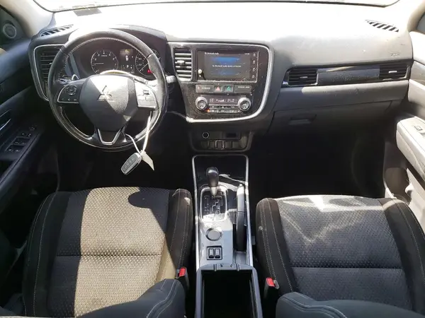 JA4AD3A30HZ002450 2017 MITSUBISHI OUTLANDER - Image 8