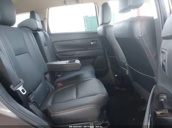 JA4AD3A30HZ005915 2017 MITSUBISHI OUTLANDER - Image 8