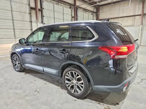 JA4AD3A30HZ006997 2017 MITSUBISHI OUTLANDER - Image 2