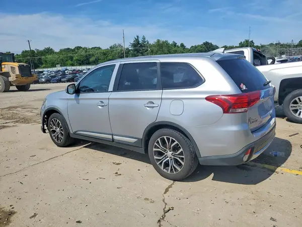 JA4AD3A30HZ015649 2017 MITSUBISHI OUTLANDER - Image 2