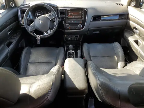 JA4AD3A30HZ019992 2017 MITSUBISHI OUTLANDER - Image 8