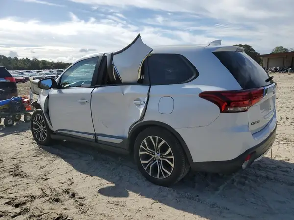JA4AD3A30HZ022682 2017 MITSUBISHI OUTLANDER - Image 2
