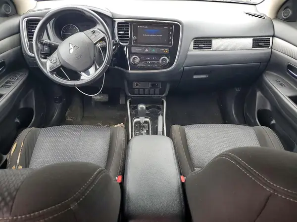 JA4AD3A30HZ022844 2017 MITSUBISHI OUTLANDER - Image 8