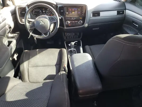 JA4AD3A30HZ022973 2017 MITSUBISHI OUTLANDER - Image 8