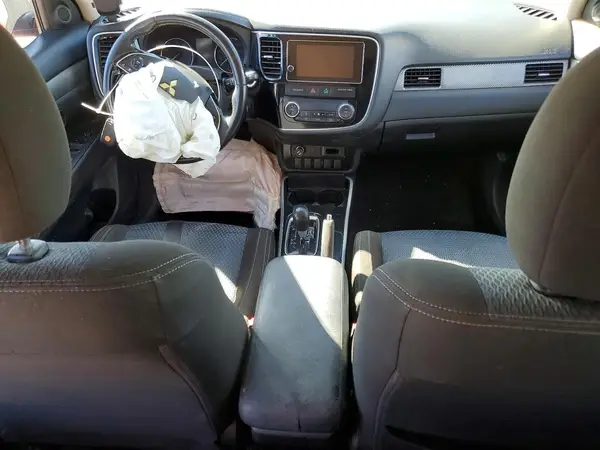 JA4AD3A30HZ028059 2017 MITSUBISHI OUTLANDER - Image 8