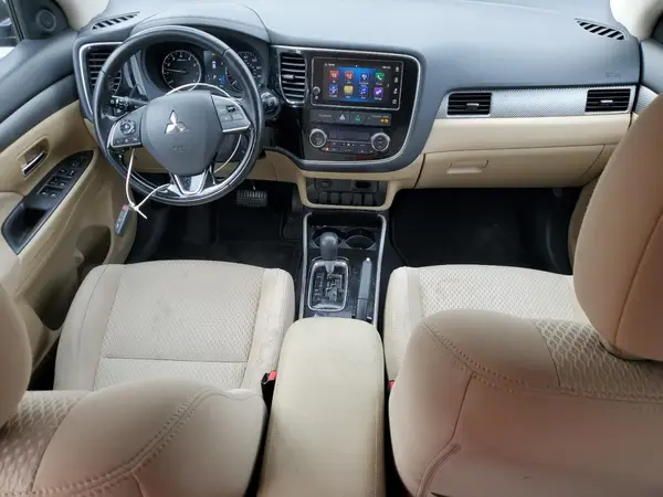 JA4AD3A30HZ028787 2017 MITSUBISHI OUTLANDER - Image 8