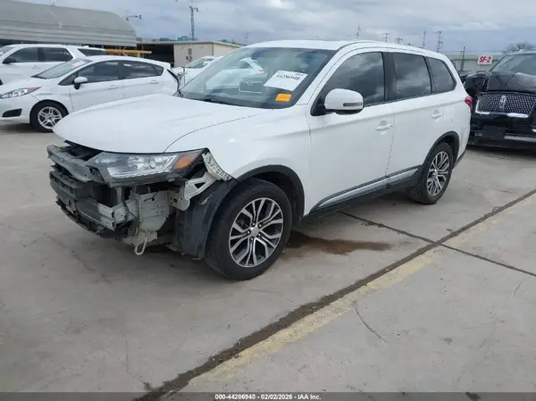 JA4AD3A30HZ028840 2017 MITSUBISHI OUTLANDER - Image 2