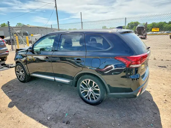 JA4AD3A30HZ031835 2017 MITSUBISHI OUTLANDER - Image 2