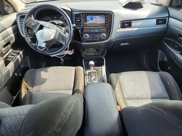 JA4AD3A30HZ031835 2017 MITSUBISHI OUTLANDER - Image 8
