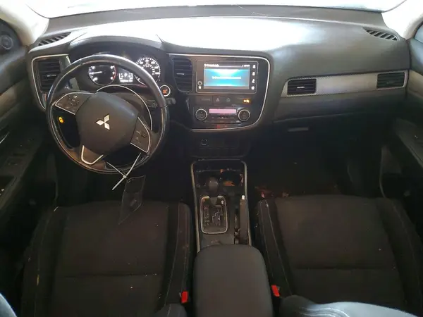 JA4AD3A30HZ034864 2017 MITSUBISHI OUTLANDER - Image 8