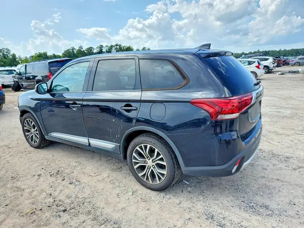 JA4AD3A30HZ035125 2017 MITSUBISHI OUTLANDER - Image 2