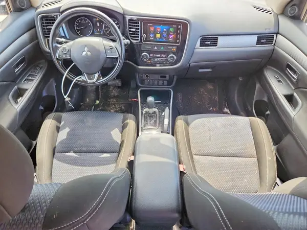 JA4AD3A30HZ035125 2017 MITSUBISHI OUTLANDER - Image 8