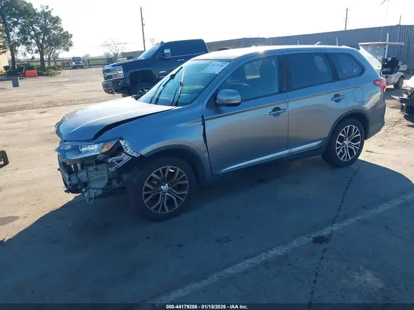 JA4AD3A30HZ043922 2017 MITSUBISHI OUTLANDER - Image 2