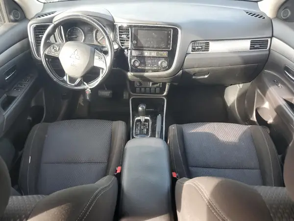 JA4AD3A30HZ053169 2017 MITSUBISHI OUTLANDER - Image 8