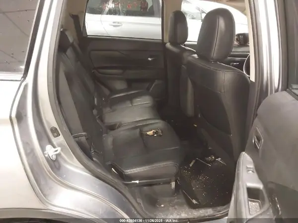 JA4AD3A30HZ053317 2017 MITSUBISHI OUTLANDER - Image 8