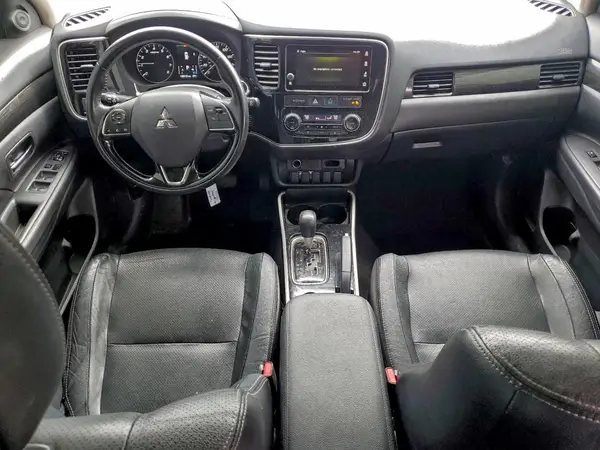 JA4AD3A30HZ054371 2017 MITSUBISHI OUTLANDER - Image 8