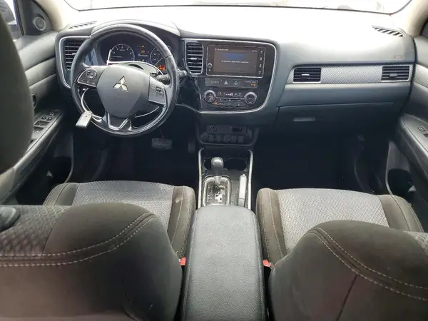 JA4AD3A30HZ059652 2017 MITSUBISHI OUTLANDER - Image 8