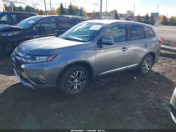 JA4AD3A30HZ060509 2017 MITSUBISHI OUTLANDER - Image 2
