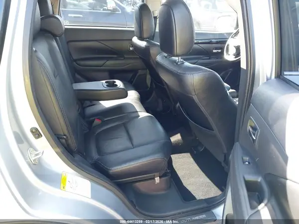 JA4AD3A30HZ063278 2017 MITSUBISHI OUTLANDER - Image 8
