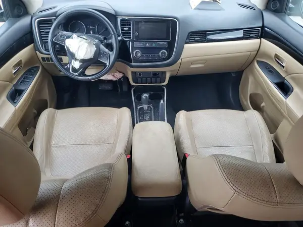 JA4AD3A30HZ066827 2017 MITSUBISHI OUTLANDER - Image 8