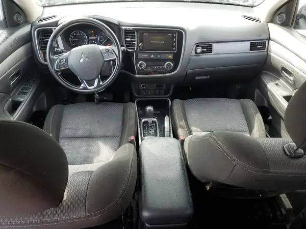 JA4AD3A30JJ000461 2018 MITSUBISHI OUTLANDER - Image 8