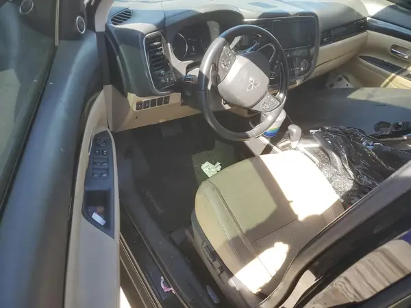 JA4AD3A30JJ001481 2018 MITSUBISHI OUTLANDER - Image 8