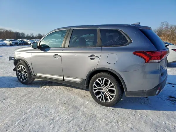 JA4AD3A30JJ002985 2018 MITSUBISHI OUTLANDER - Image 2