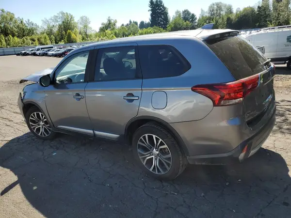 JA4AD3A30JJ004297 2018 MITSUBISHI OUTLANDER - Image 2