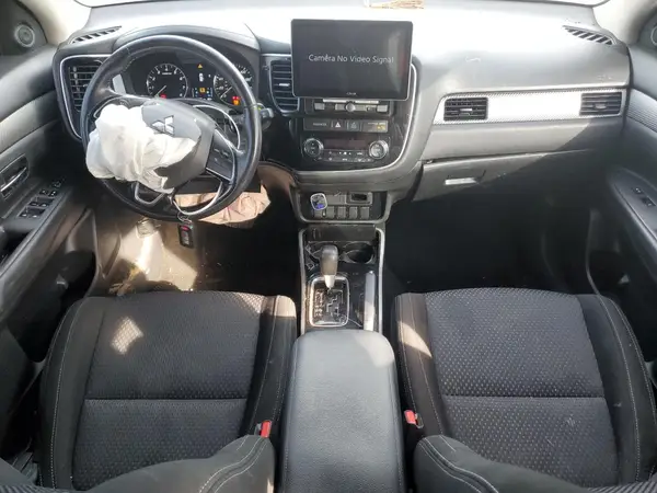 JA4AD3A30JZ006617 2018 MITSUBISHI OUTLANDER - Image 8