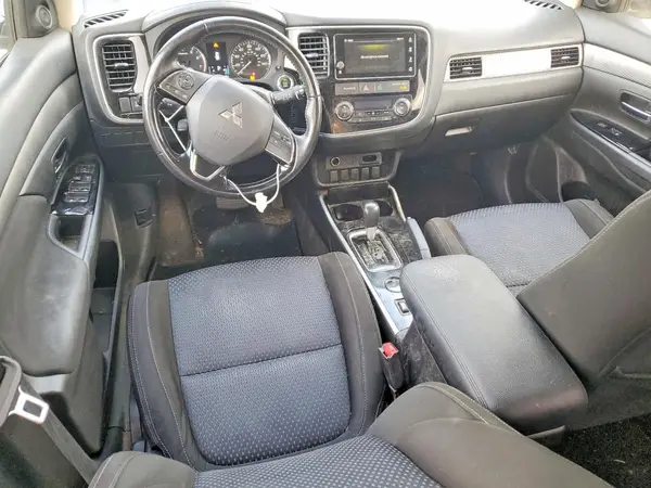 JA4AD3A30JZ009517 2018 MITSUBISHI OUTLANDER - Image 8