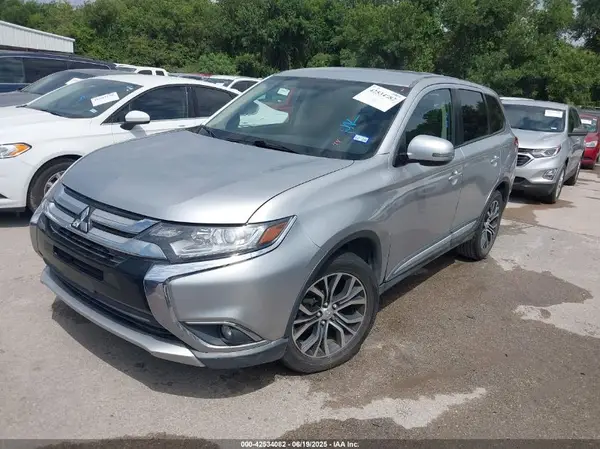 JA4AD3A30JZ010327 2018 MITSUBISHI OUTLANDER - Image 2