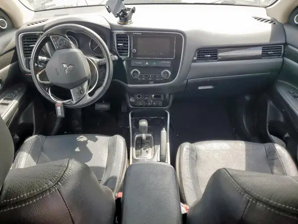 JA4AD3A30JZ014961 2018 MITSUBISHI OUTLANDER - Image 8