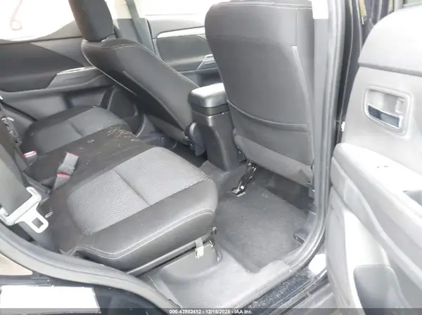 JA4AD3A30JZ017018 2018 MITSUBISHI OUTLANDER - Image 8