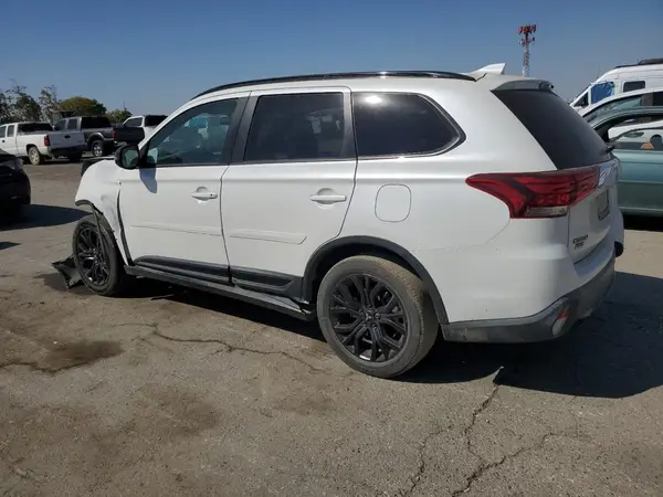 JA4AD3A30JZ022137 2018 MITSUBISHI OUTLANDER - Image 2
