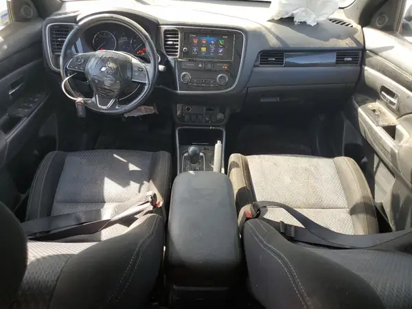 JA4AD3A30JZ022137 2018 MITSUBISHI OUTLANDER - Image 8