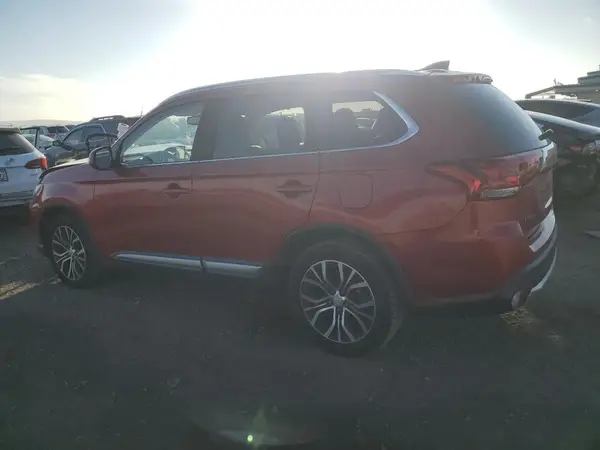JA4AD3A30JZ022574 2018 MITSUBISHI OUTLANDER - Image 2