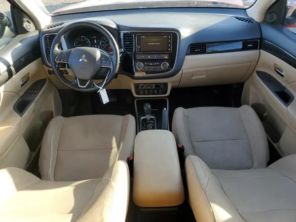 JA4AD3A30JZ022574 2018 MITSUBISHI OUTLANDER - Image 8
