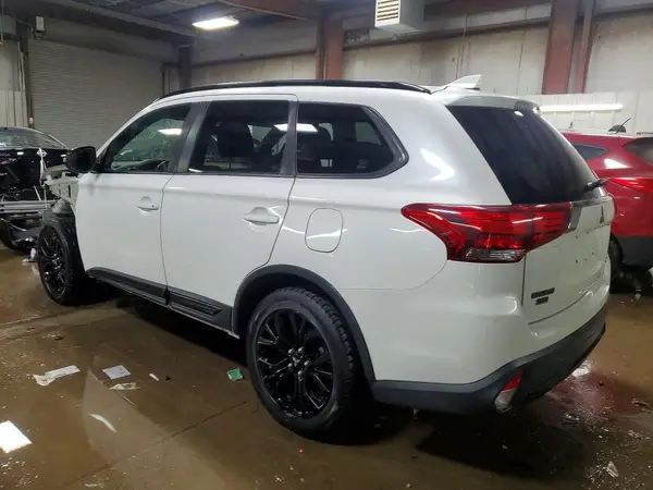 JA4AD3A30JZ030772 2018 MITSUBISHI OUTLANDER - Image 2
