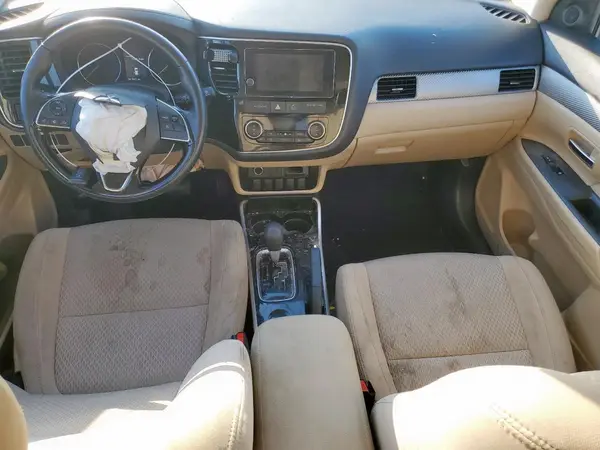 JA4AD3A30JZ031940 2018 MITSUBISHI OUTLANDER - Image 8