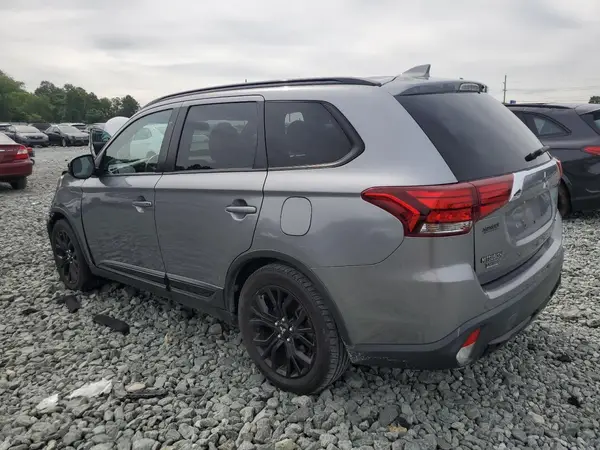 JA4AD3A30JZ044185 2018 MITSUBISHI OUTLANDER - Image 2