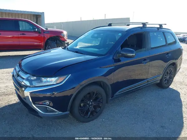 JA4AD3A30JZ060225 2018 MITSUBISHI OUTLANDER - Image 2