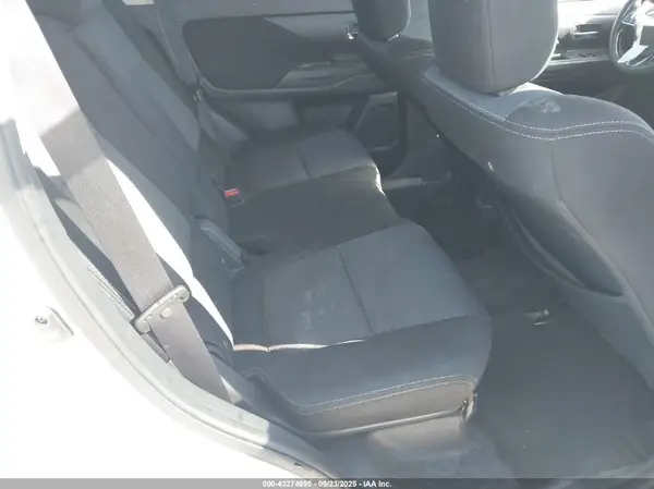 JA4AD3A30JZ060371 2018 MITSUBISHI OUTLANDER - Image 8