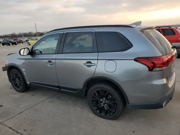 JA4AD3A30JZ060435 2018 MITSUBISHI OUTLANDER - Image 2