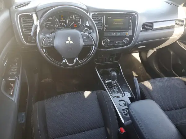 JA4AD3A30JZ060757 2018 MITSUBISHI OUTLANDER - Image 8