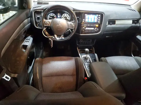 JA4AD3A30JZ063190 2018 MITSUBISHI OUTLANDER - Image 8