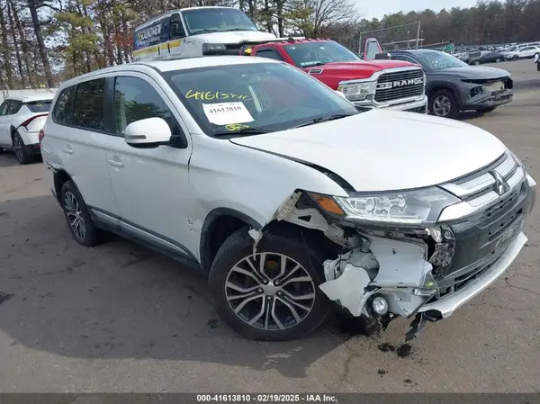 JA4AD3A30JZ063299 2018 MITSUBISHI OUTLANDER - Image 1