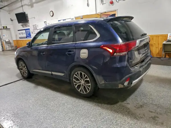 JA4AD3A30JZ064436 2018 MITSUBISHI OUTLANDER - Image 2
