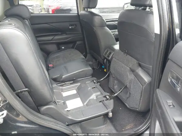 JA4AD3A30KJ001983 2019 MITSUBISHI OUTLANDER - Image 8