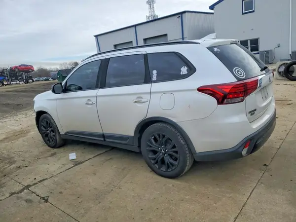 JA4AD3A30KZ025122 2019 MITSUBISHI OUTLANDER - Image 2