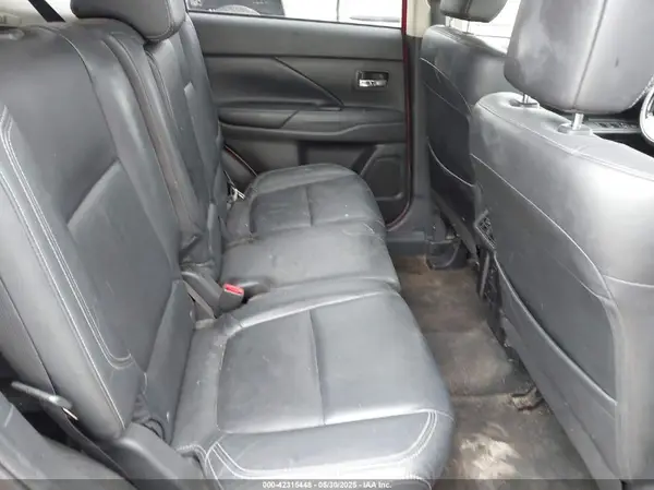 JA4AD3A30KZ033978 2019 MITSUBISHI OUTLANDER - Image 8
